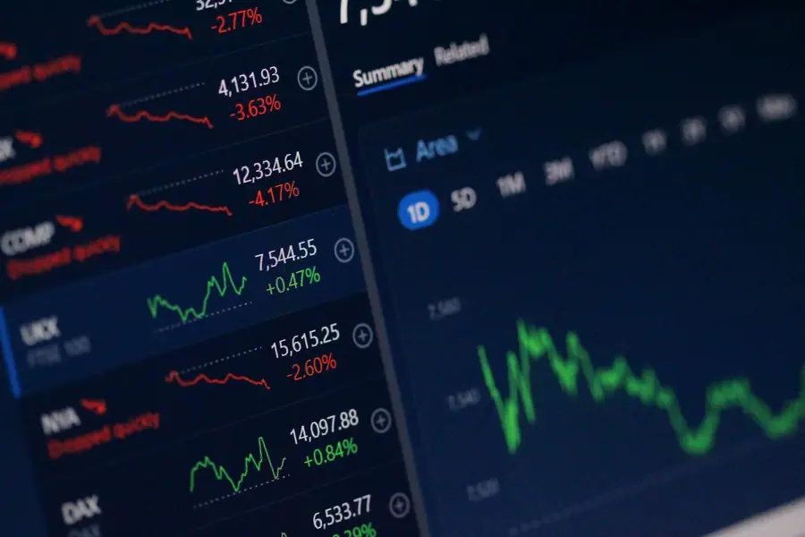 Bitcoin volatility leads crypto-casino GGR by three weeks