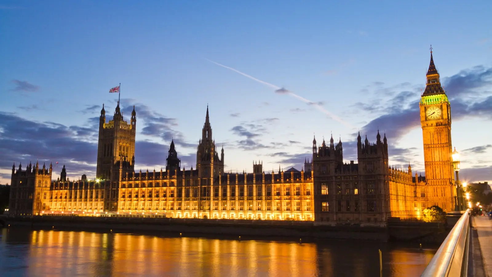 UKGC confirms staged financial risk assessments at £5,000