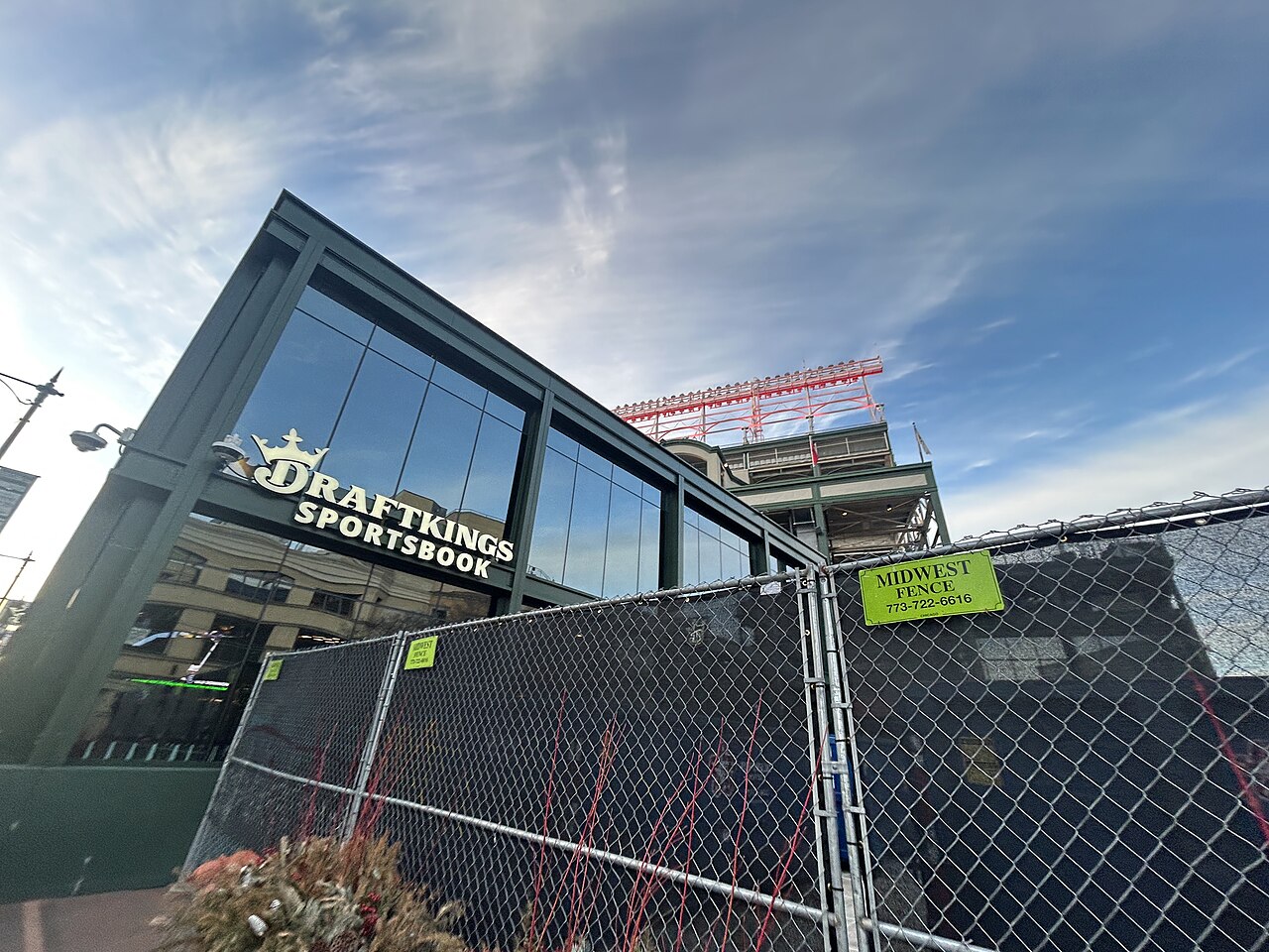 DraftKings Q2 revenue falls 5% as sports margin hits 6.8%
