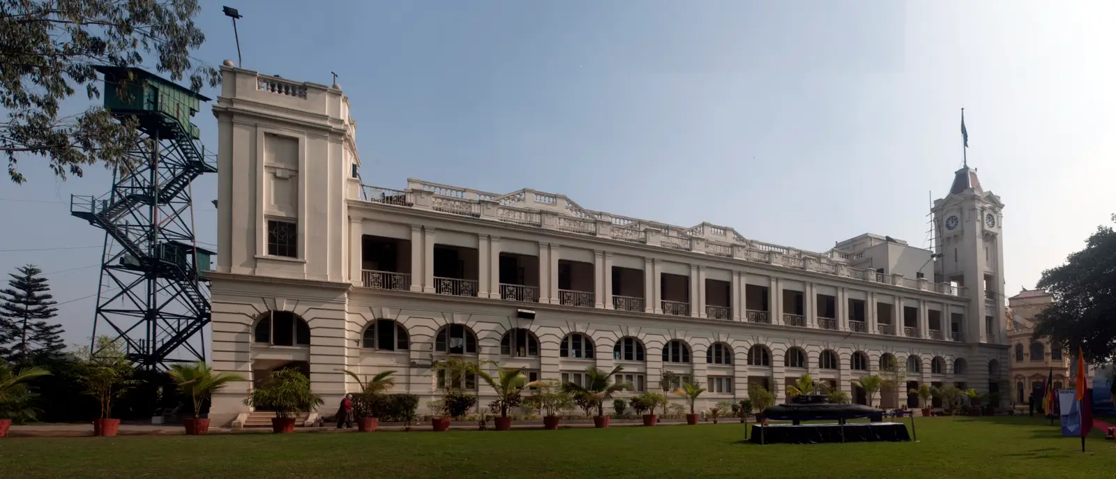 Calcutta betting: how an auction pool pays the field