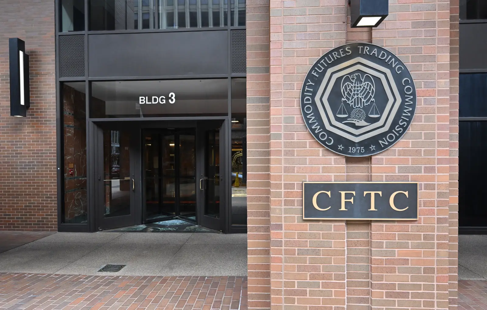 CFTC excludes sportsbook wagers from the swap definition